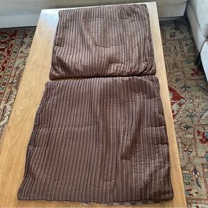 Pair of GUC oversized pleated shams